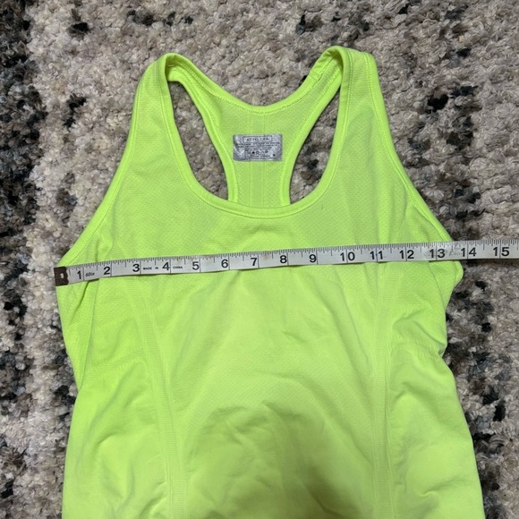 Athleta Green Ruched Fitted Sleeveless Tank Top - Picture 5 of 6